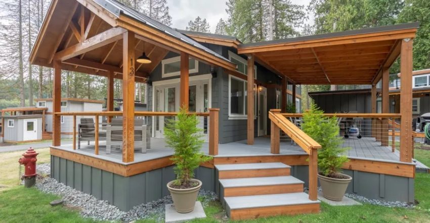 This Lakefront Cottage Makes 400 Square Feet Feel Luxurious