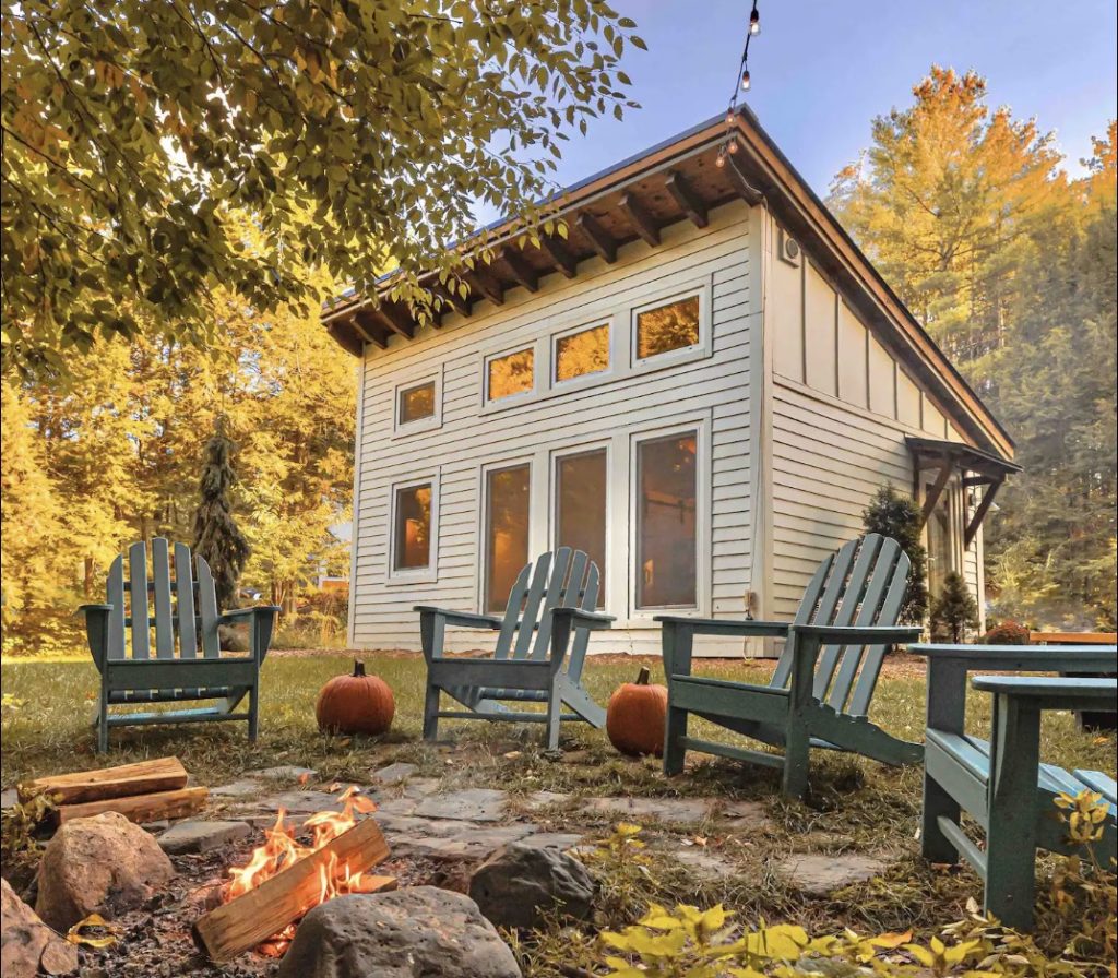 Discover the Charm of The Honeycrisp Cottage in Vermont!